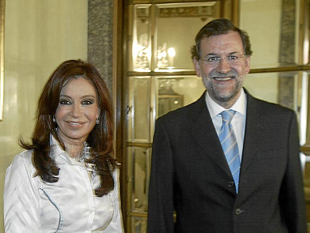 Cristina Fernndez de Kirchner y Mariano Rajoy, durante una reunin en 2007. | Julin Jan
