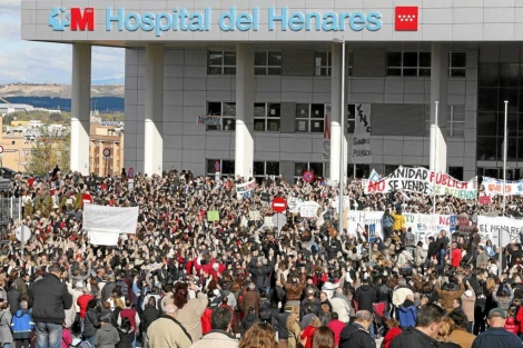 Concentracin en el hospital del Henares.| Efe
