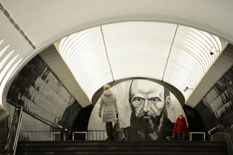 Imagen del escritor Fiodor Dostoyevsky en una estacin del metro de Mosc. | Afp