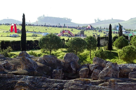 Panormica general de Cross de Itlica, en el recinto de la ciudad romana. | ELMUNDO.es