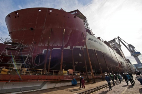 Construccin del buque Joseph Plateau en el astillero vizcano de La Naval. | Efe