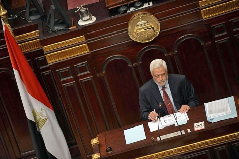 Hossam El-Gheriany, el presidente de la Asamblea, en la votacin.| Afp