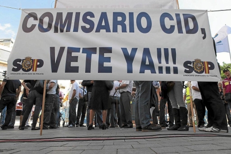 El sindicato de Polica pide la dimisin del comisario de Benidorm. | L.Hevesi
