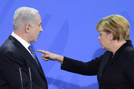 Netanyahu y Merkel, antes de la rueda de prensa.| Afp