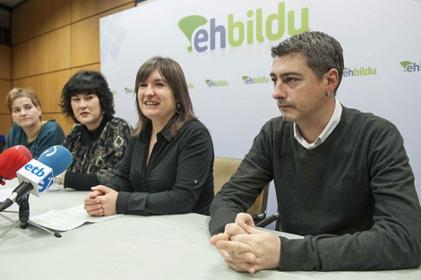Representantes de EH Bildu en su comparecencia en Bilbao.| Efe