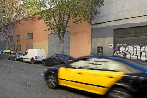 Nave industrial de la calle de Pamplona en Barcelona. | Antonio Moreno