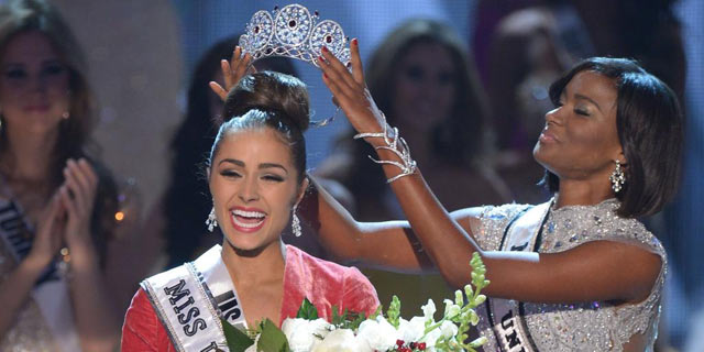 Miss Estados Unidos durante su coronacin. | Afp VEA MS IMGENES