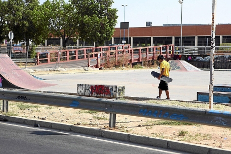 Zona de patinaje junto a la estacin de Plaza de Armas. | J. Morn