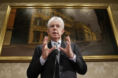 Mario Monti, durante la rueda de prensa.| Reuters