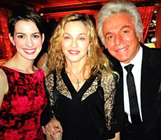 Hathaway, Madonna y la pareja de Valentino.
