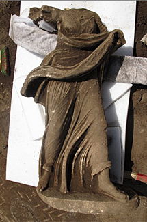 Una de las estatuas de Ciampino.