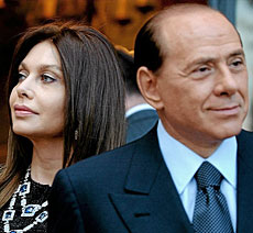 Berlusconi y Lario, en 2004.