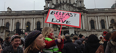 Un momento de la manifestacin pacifista en Belfast. | Carlos Fresneda