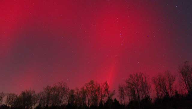 Una aurora boreal roja. | NASA / Tobias Billings