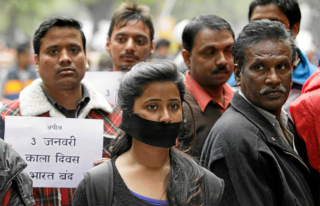 Imagen de una de las manifestaciones en Nueva Delhi por la violacin y muerte de Nirbhaya. | Foto: Afp
