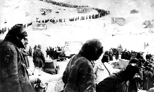 Prisioneros nazis en la batalla de Stalingrado.