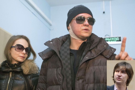 Sergei Filin, a la salida del hospital con su mujer. A la derecha, antes del accidente. | Afp