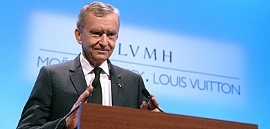 Bernard Arnault presentando los resultados de LVMH. | Afp