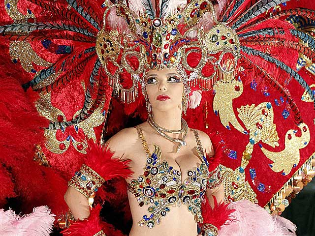 La aspirante a reina del Carnaval de Tenerife, Saida Mara Prieto. | Efe