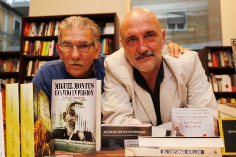 Montes Neiro y su bigrafo Antonio Izquierdo en la presentacin del libro. | C. Daz