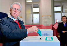 Monti votando. | Afp MS IMGENES