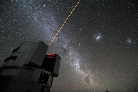 Telescopio VLT, en el desierto chileno de Atacama, en plena accin. | ESO