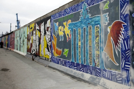 Vista general de la zona del "East Side Gallery" del Muro de Berln. | Efe