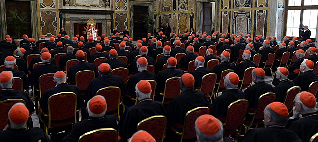 ltimo encuentro de Benedicto XVI con los cardenales como Papa . | Foto: Efe