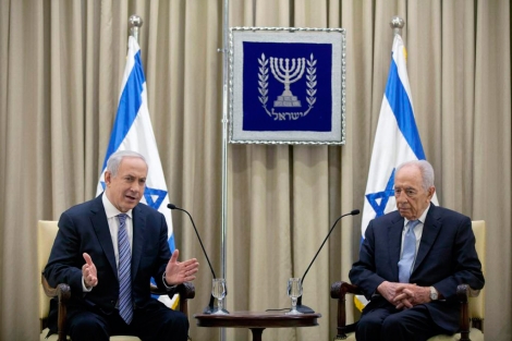 El primer ministro, Benjami Netanyahu, y el presidente israelí, Simon Peres.