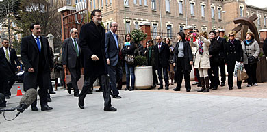 Llegada de Rajoy a la clnica La Milagrosa. Foto: Efe