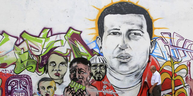 Un mural de Hugo Chvez.| Reuters