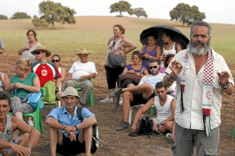 Snchez Gordillo, durante una asamblea en la finca 'Las Turquillas' en julio de 2012. | J. B.
