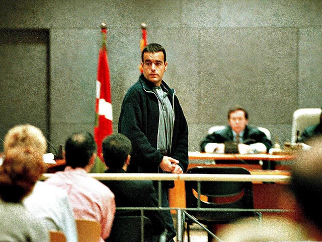 El etarra Juan Ramn Rojo en un juciio por torturas a ocho guardias civiles en 1998. | EL MUNDO