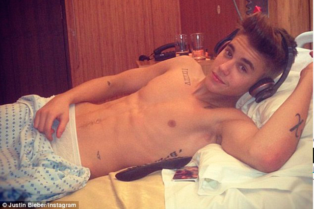 Justin Bieber colg una foto de s mismo aparentemente en un hospital.| Justin Bieber/Instagram
