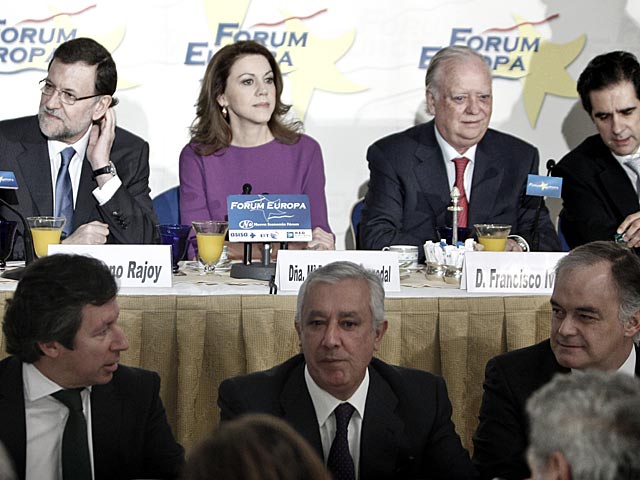 Mariano Rajoy, Dolores de Cospedal, Carlos Floriano, Javier Arenas y Gonzlez Pons en el Forum Europa. | Alberto Di Lolli