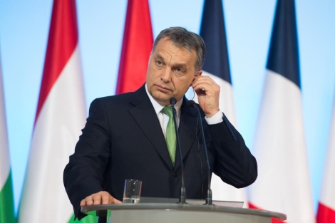 El primer ministro hngaro, Viktor Orban, durante una rueda de prensa en Varsovia. | Afp