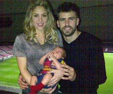 Piqu y Shakira con Milan. | Twitter.