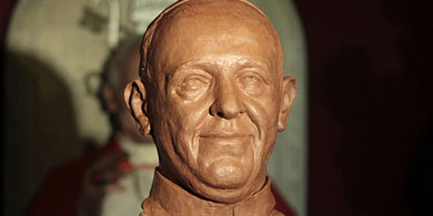 El Museo de Cera, el primero del mundo en colocar el busto del Papa. | Efe