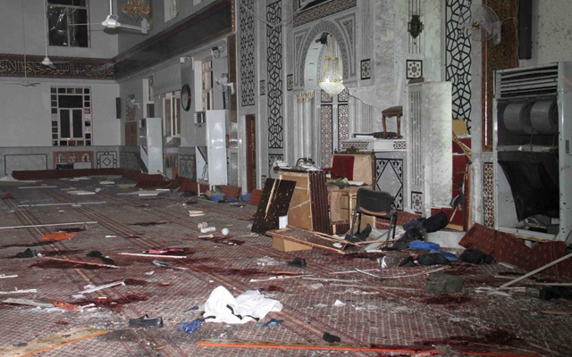 Imagen del interior de la mezquita despus del atentado. | Efe
