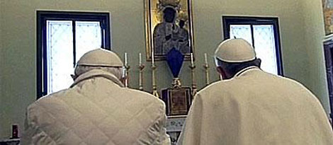 Benedicto XVI y Francisco. | Corriere della Sera