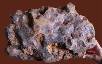 El meteorito mide 45 cm.| IGEO-IGME