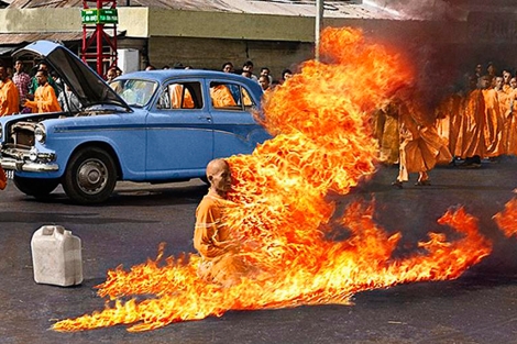 Un hombre se quema a lo bonzo en el Tbet. | E.M.