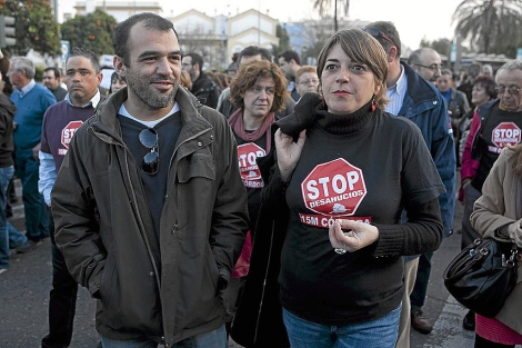 La consejera Elena Corts en una protesta contra los desahucios en Crdoba. | M. Cubero