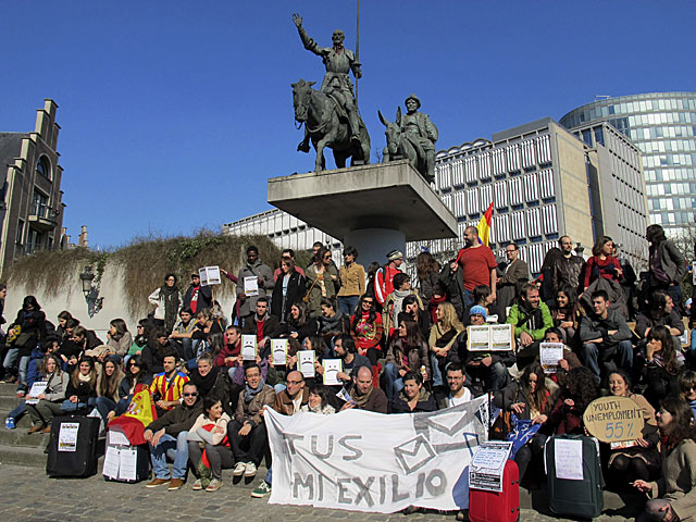 Jvenes espaoles se manifiestan en Bruselas. | Foto: Efe / Lara Malves.
