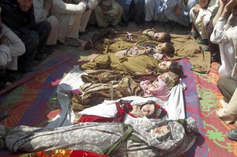 Los cuerpos de los nios fallecidos en el ataque.| Reuters