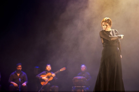 La bailaora Eva La Yerbabuena acta en el Teatro Cervantes. | ELMUNDO.es
