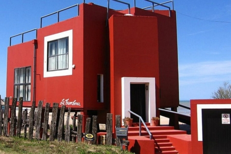 La famosa casa costera 'La Tumbona', obra del arquitecto italo-argentino. | EL MUNDO