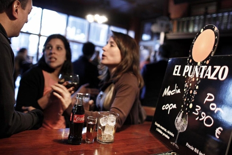 El irlands Friends Tavern ofrece medias copas para 3,90 euros. | Di Lolli