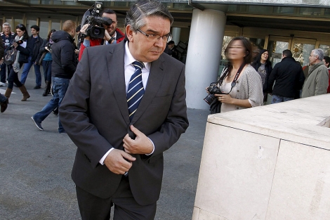 El ex conseller de acienda Jos Manuel Vela acude a declarar por la supuesta filtracin. | J.Cullar