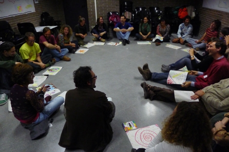 Participantes en el espacio del movimiento transicin.